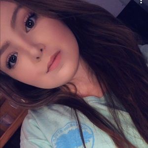 Meet your Posher, Emilee